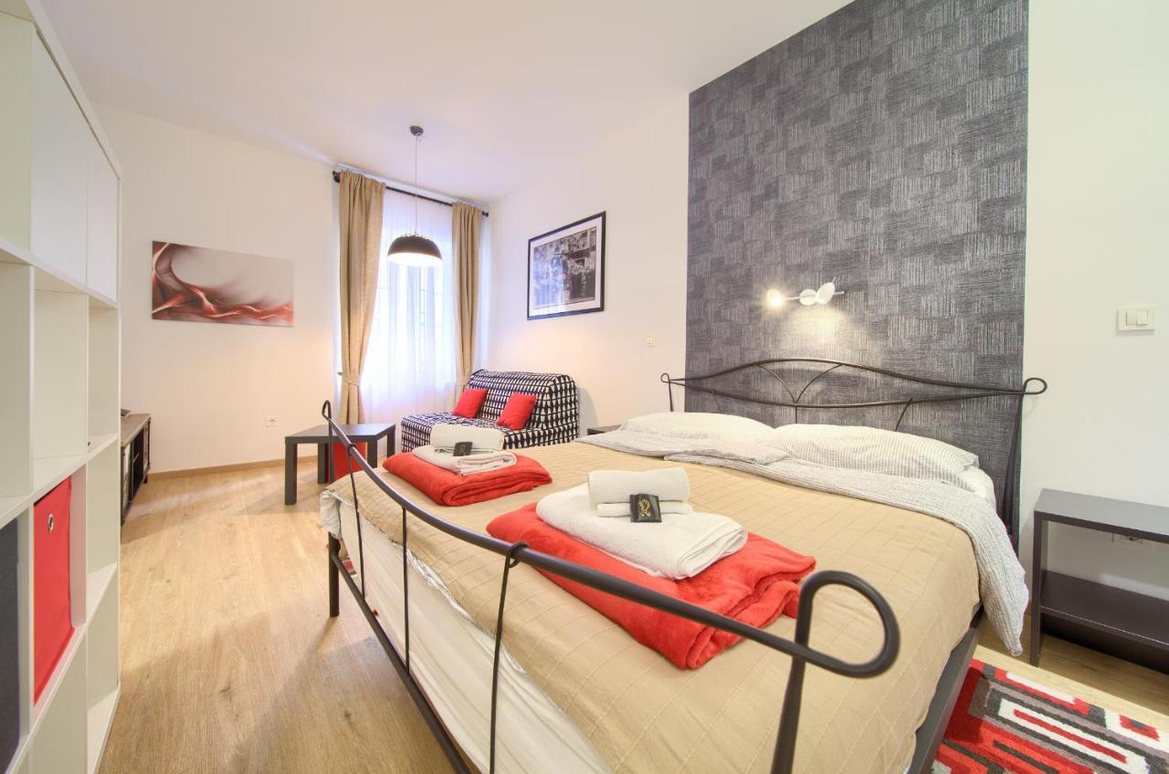 Logo Apartments 5 Min Walk To Main Square Zagreb Exterior photo