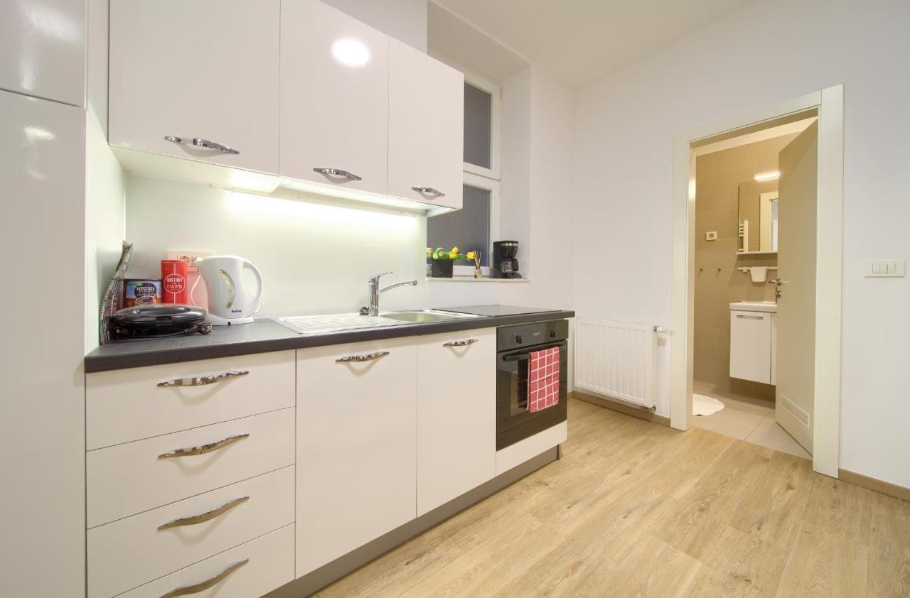 Logo Apartments 5 Min Walk To Main Square Zagreb Exterior photo