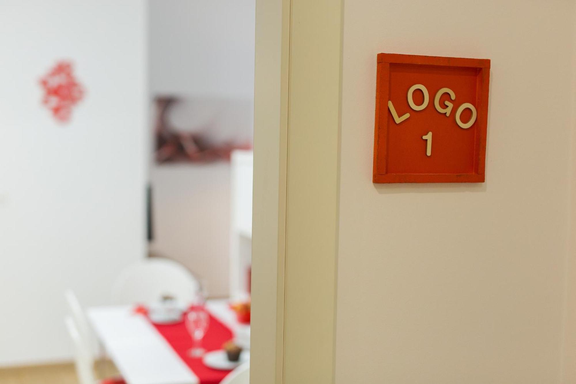 Logo Apartments 5 Min Walk To Main Square Zagreb Room photo